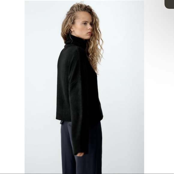 New turtleneck sweater - Picture 2 of 5